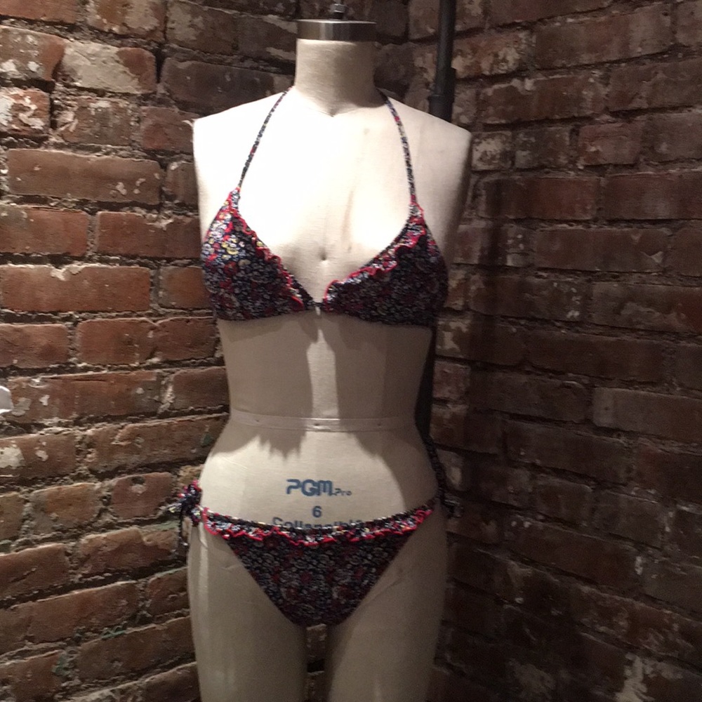Juicy couture ruffled floral bikini